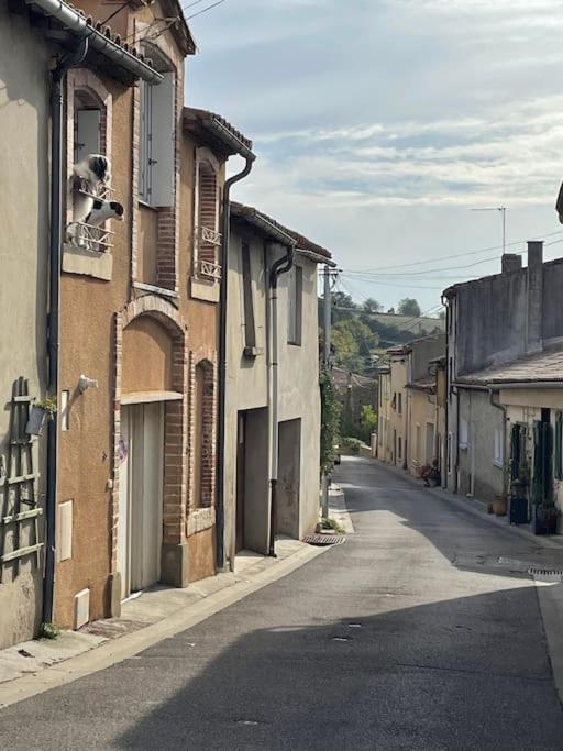Rue Basse - Village House Overlooking The Pyrenees Montréal Dış mekan fotoğraf